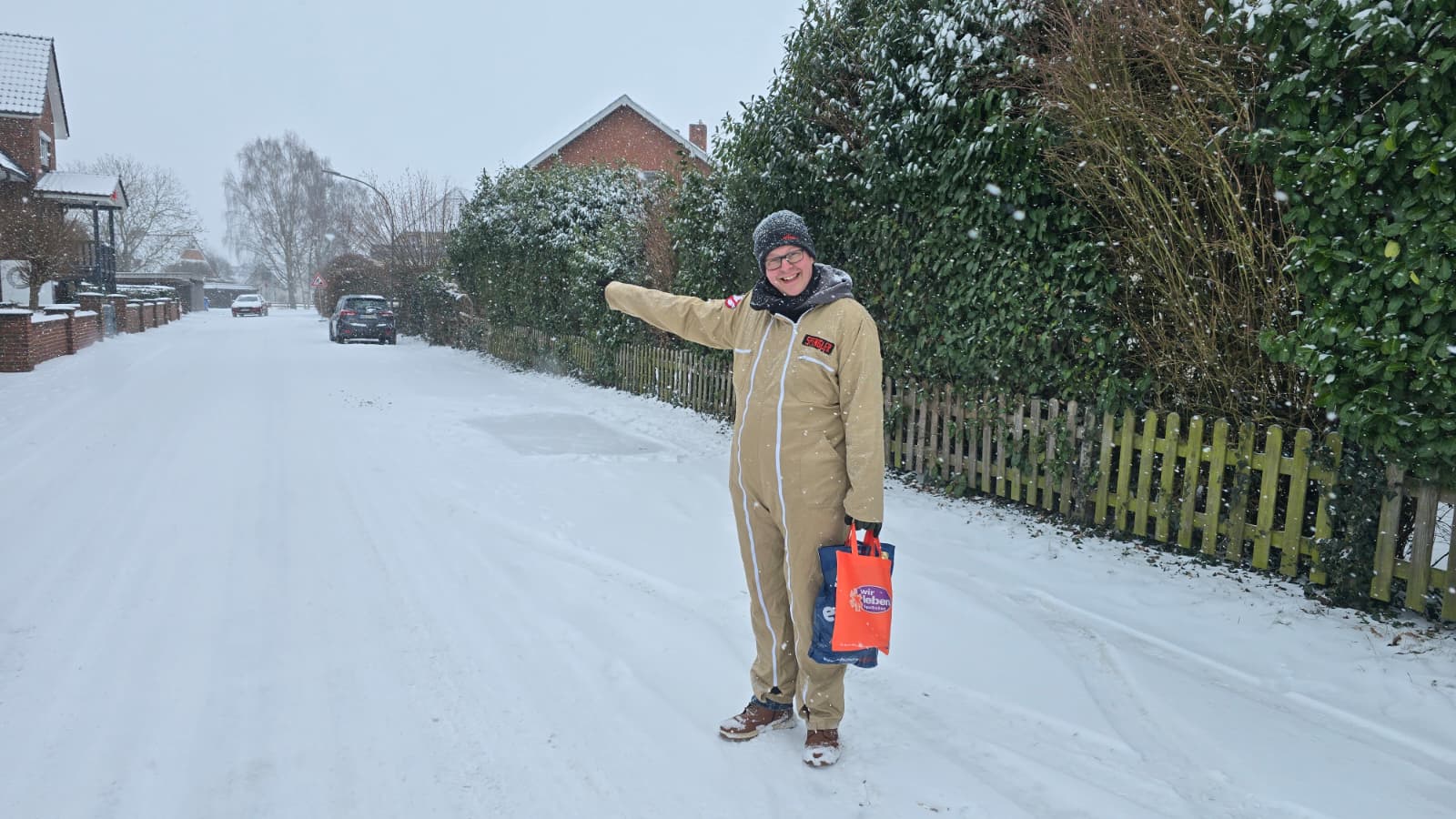 8d2f572e-7b5c-415d-b8fb-6f76fc4ff79d